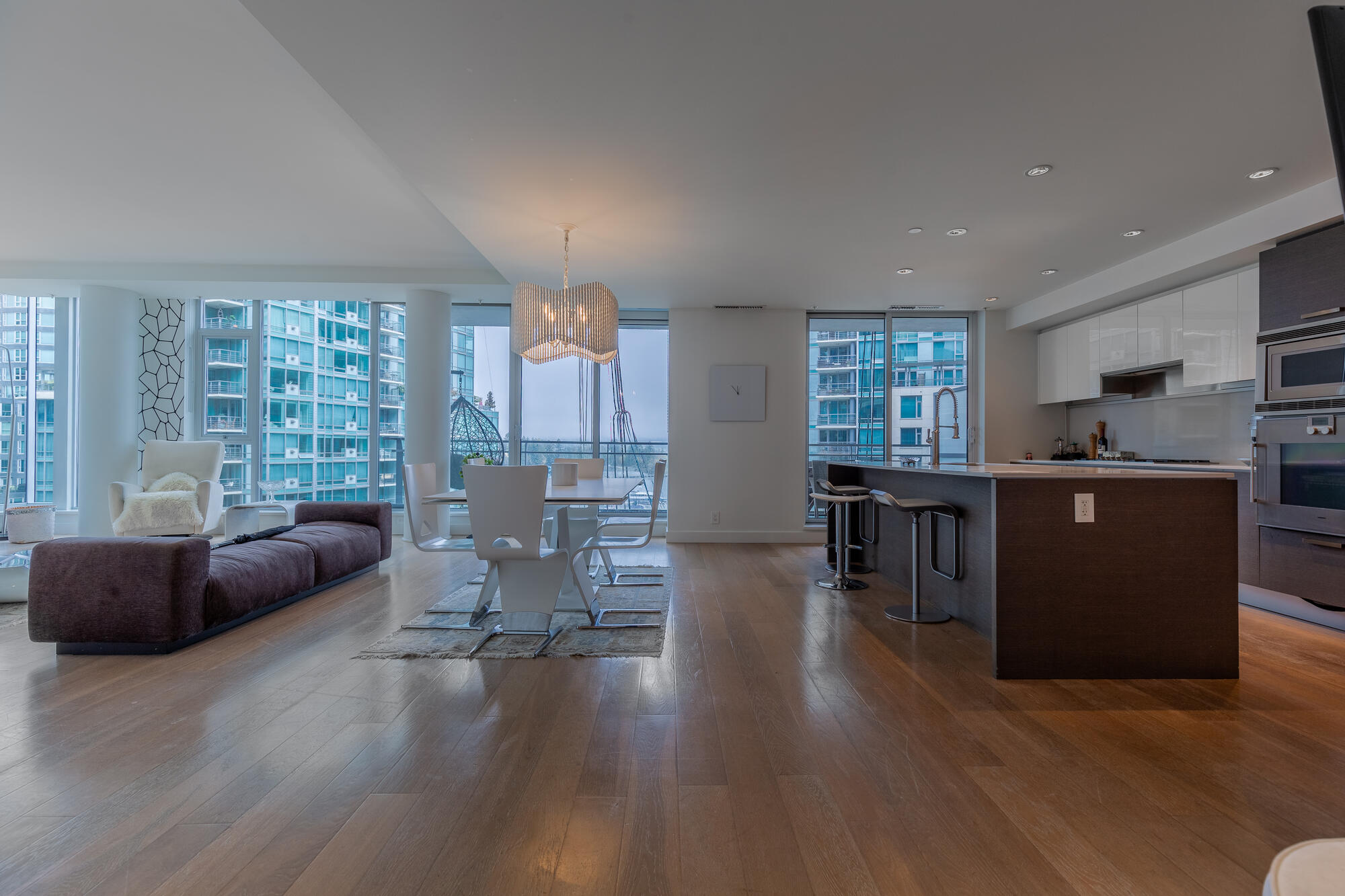 1409 W Pender Place Vancouver