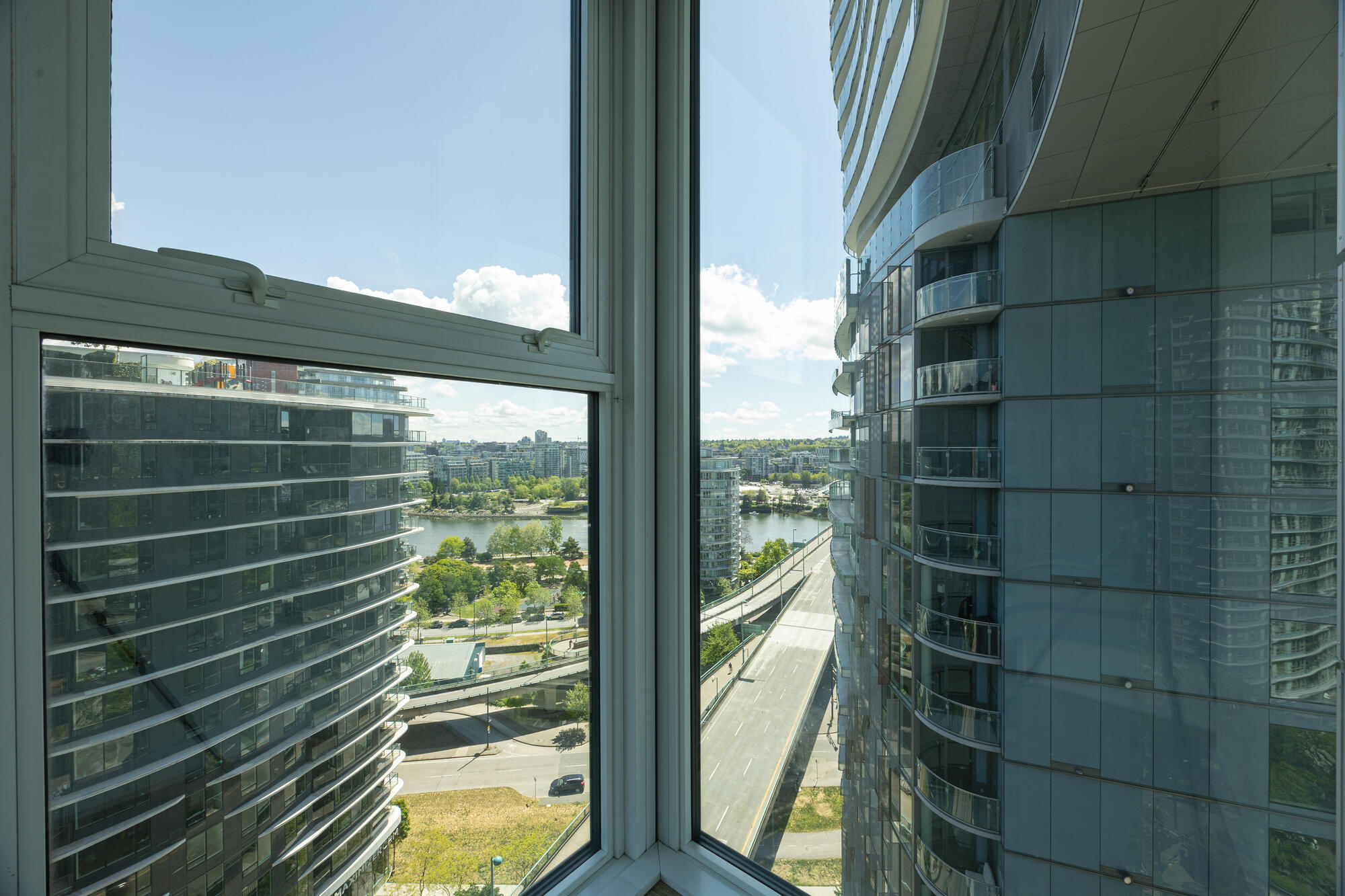 89 Nelson St Vancouver