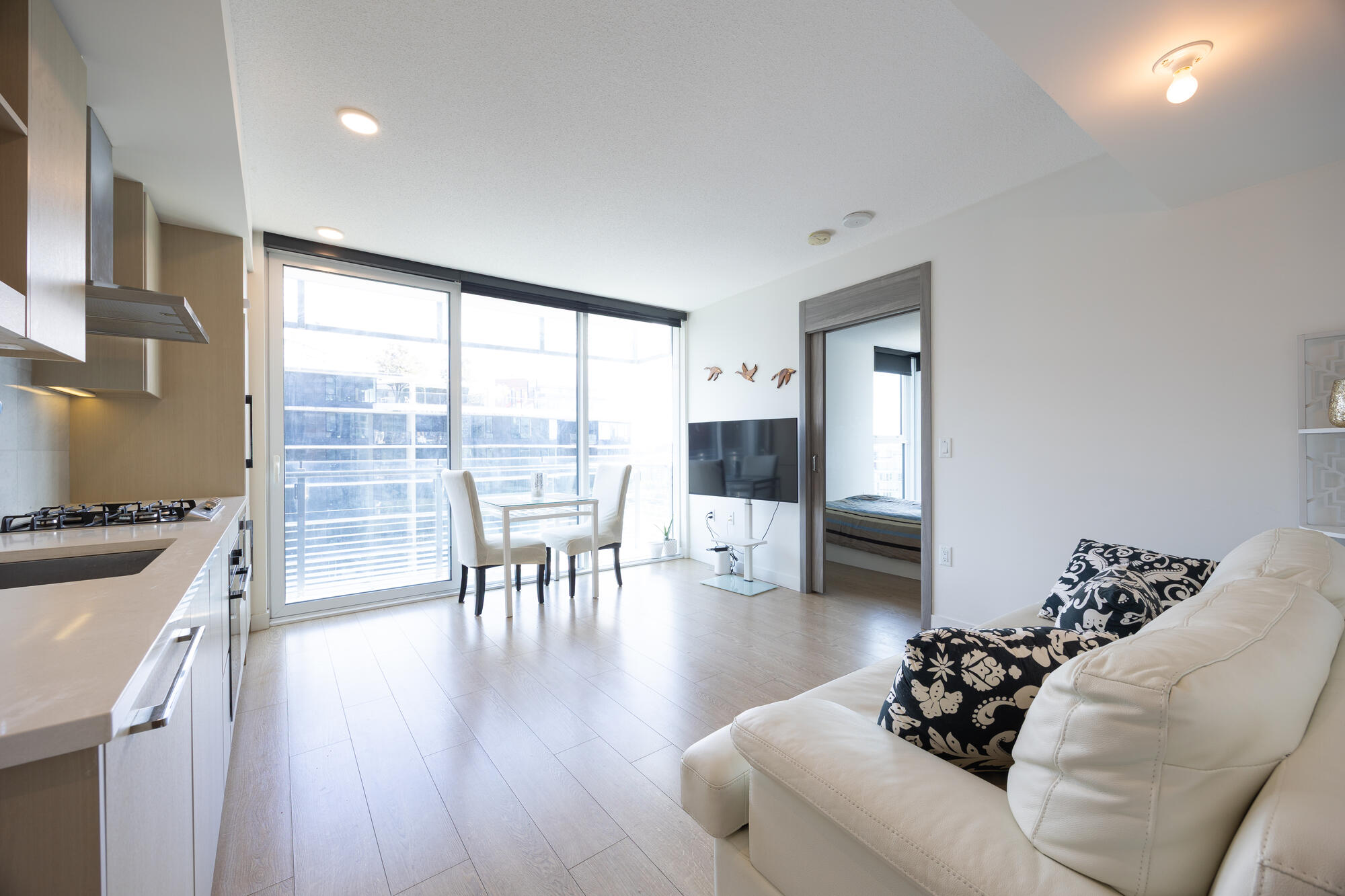 89 Nelson St Vancouver