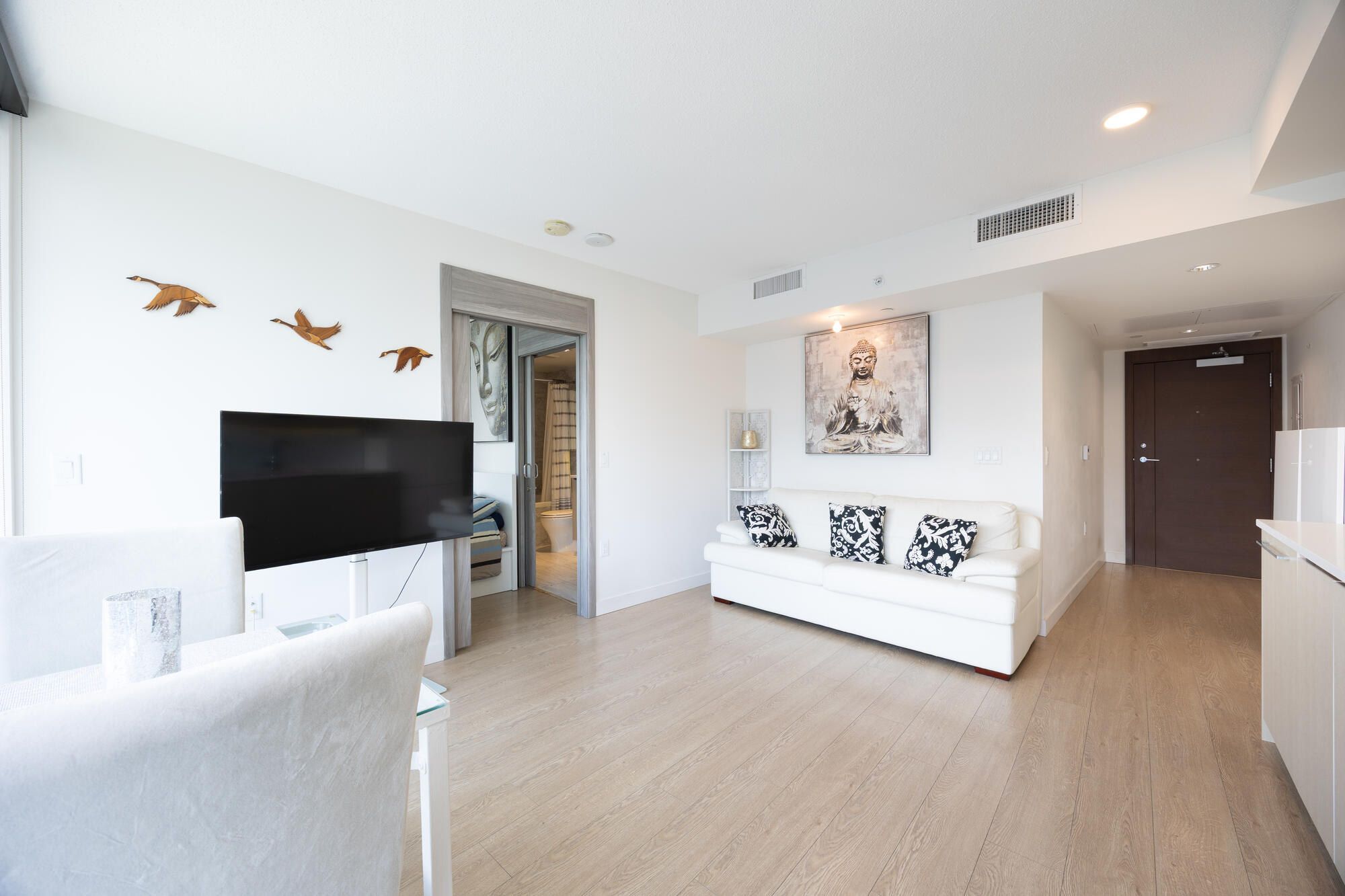 89 Nelson St Vancouver