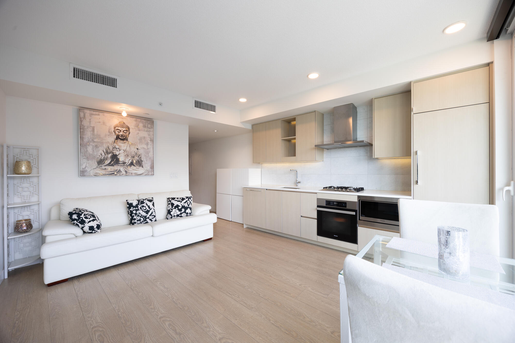 89 Nelson St Vancouver