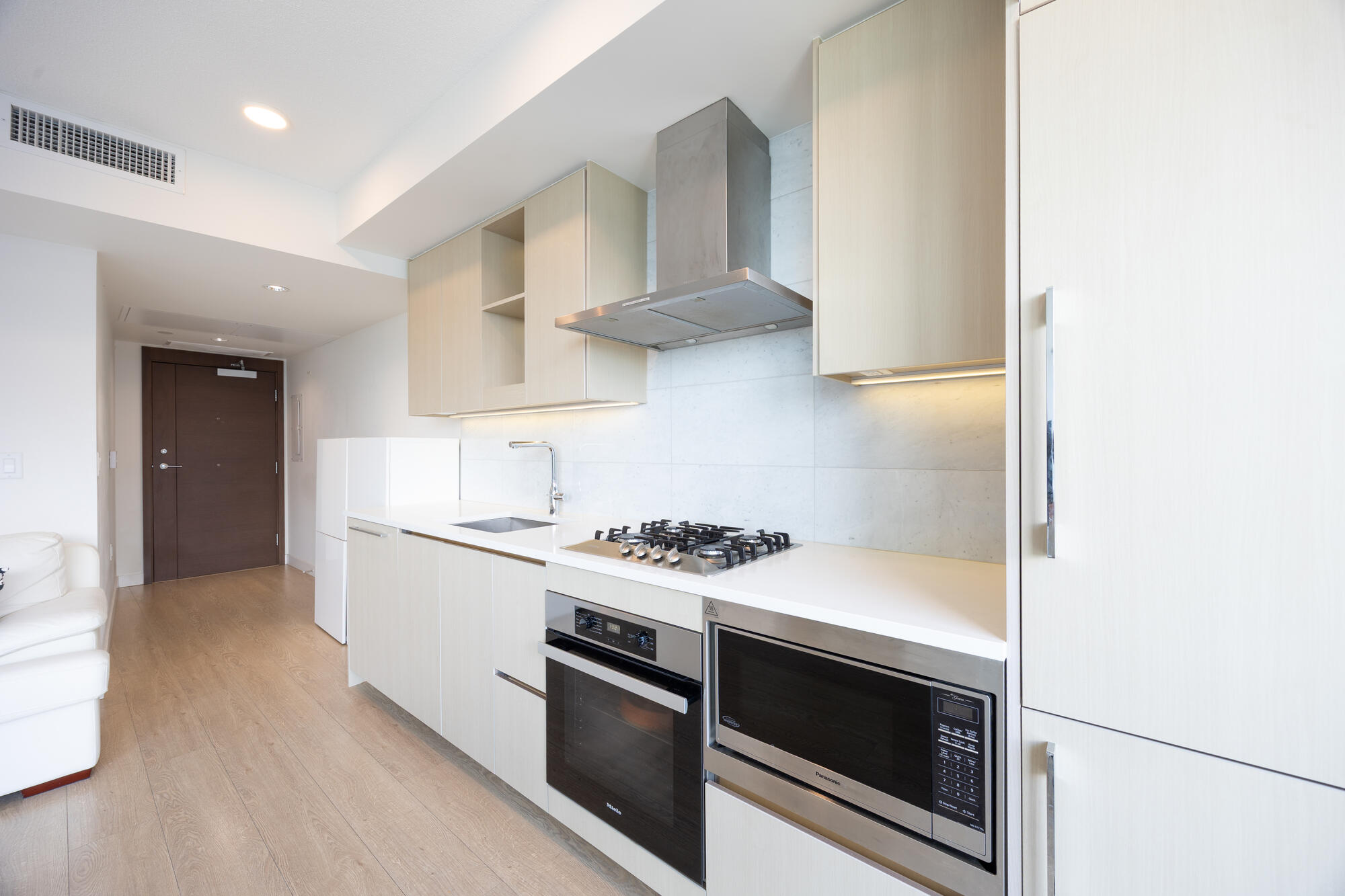 89 Nelson St Vancouver